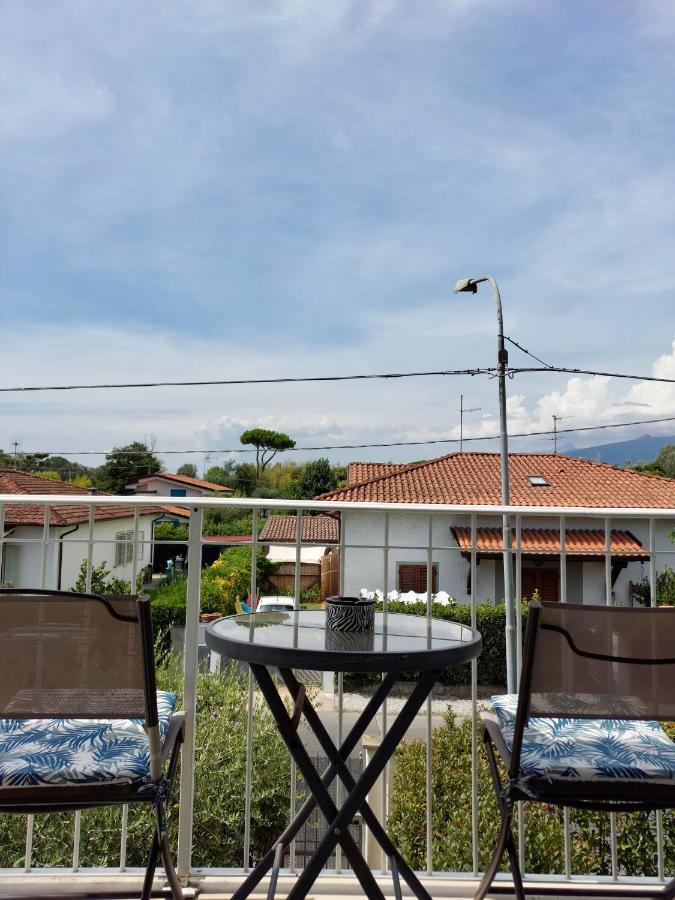La Brise Hotell Marina di Pietrasanta Exteriör bild