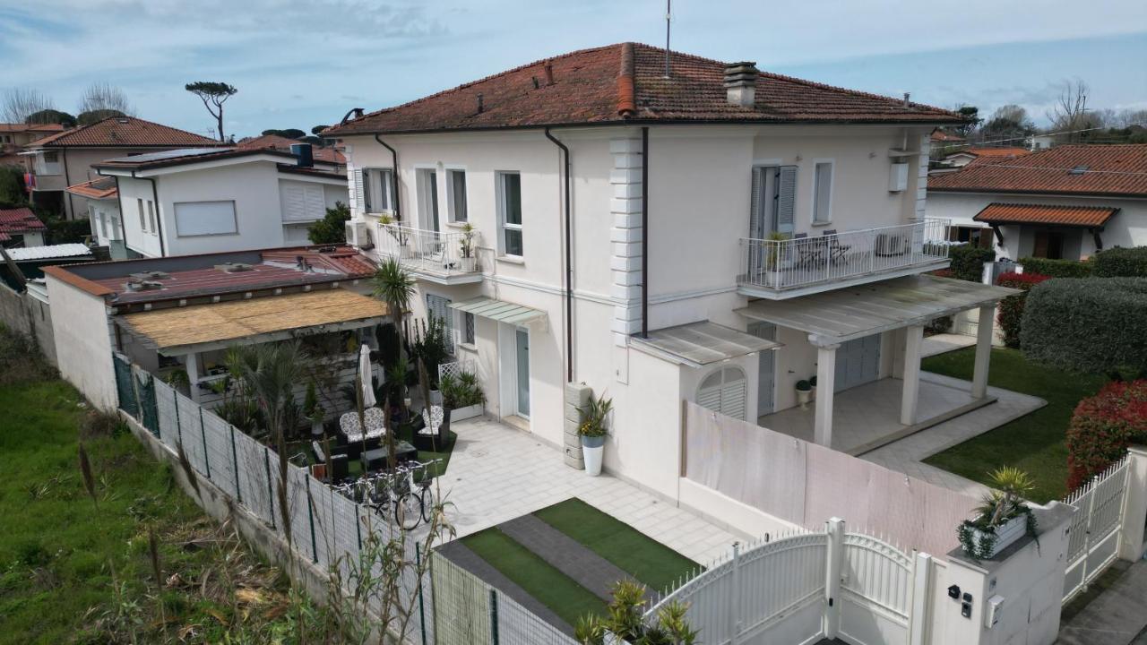 La Brise Hotell Marina di Pietrasanta Exteriör bild
