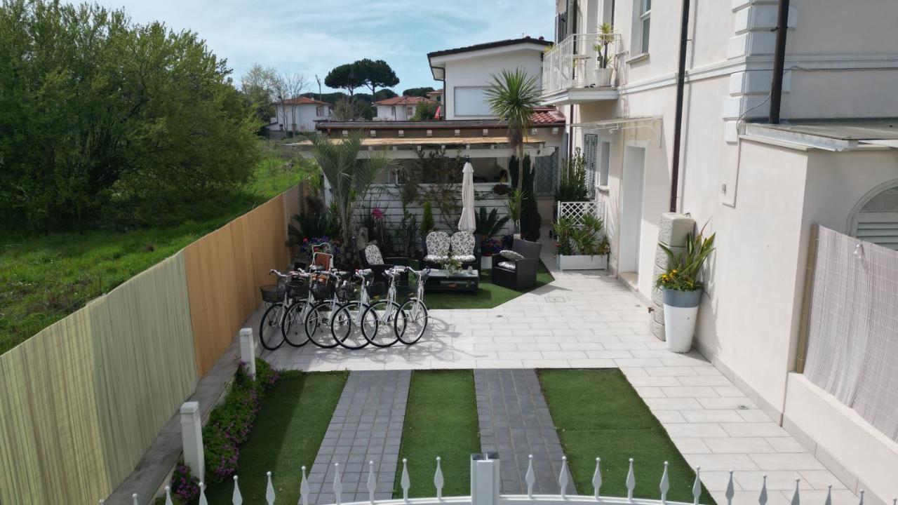La Brise Hotell Marina di Pietrasanta Exteriör bild