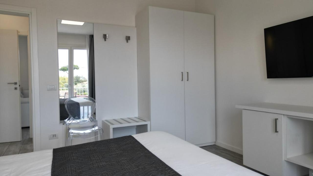 La Brise Hotell Marina di Pietrasanta Exteriör bild