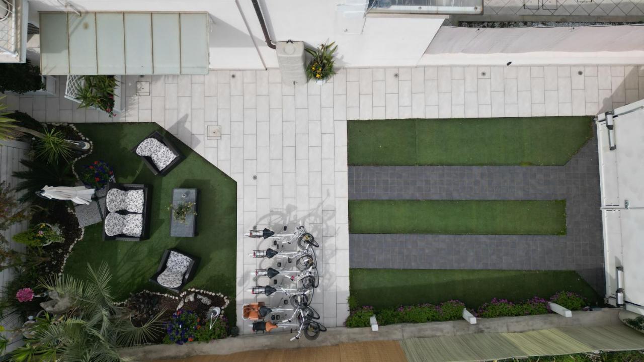 La Brise Hotell Marina di Pietrasanta Exteriör bild