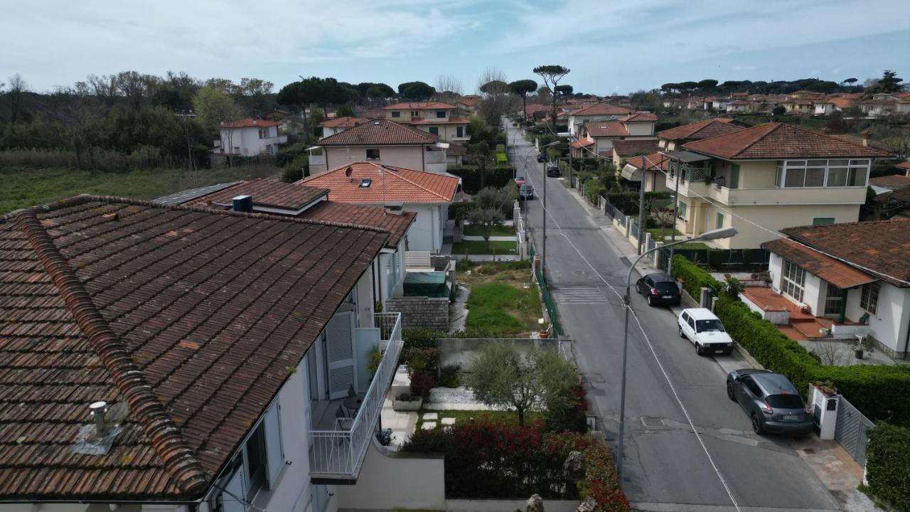 La Brise Hotell Marina di Pietrasanta Exteriör bild
