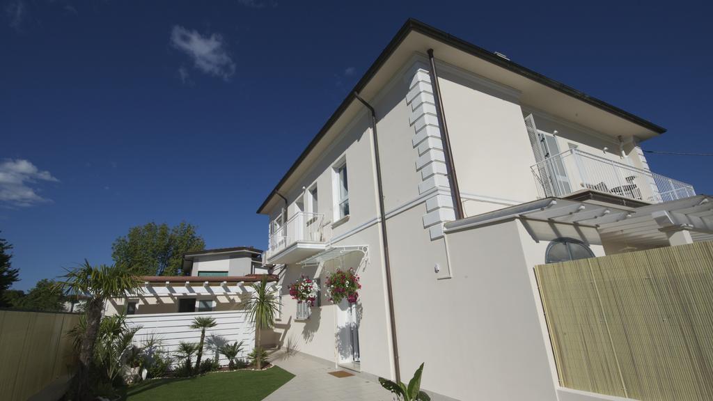 La Brise Hotell Marina di Pietrasanta Exteriör bild