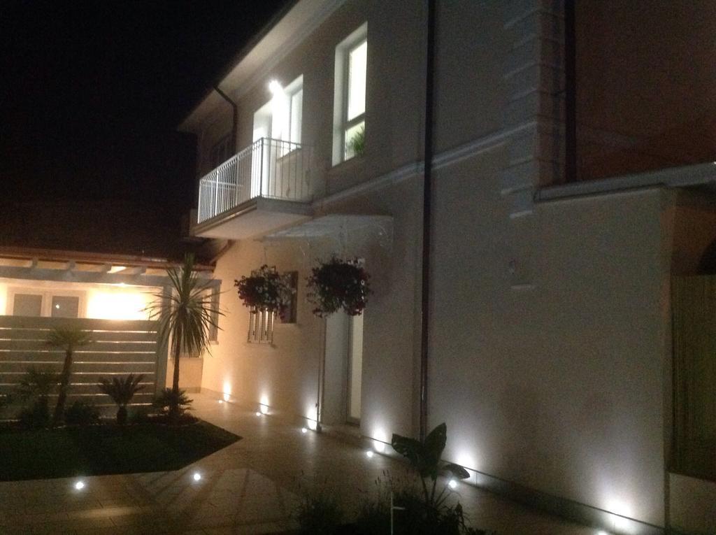 La Brise Hotell Marina di Pietrasanta Exteriör bild